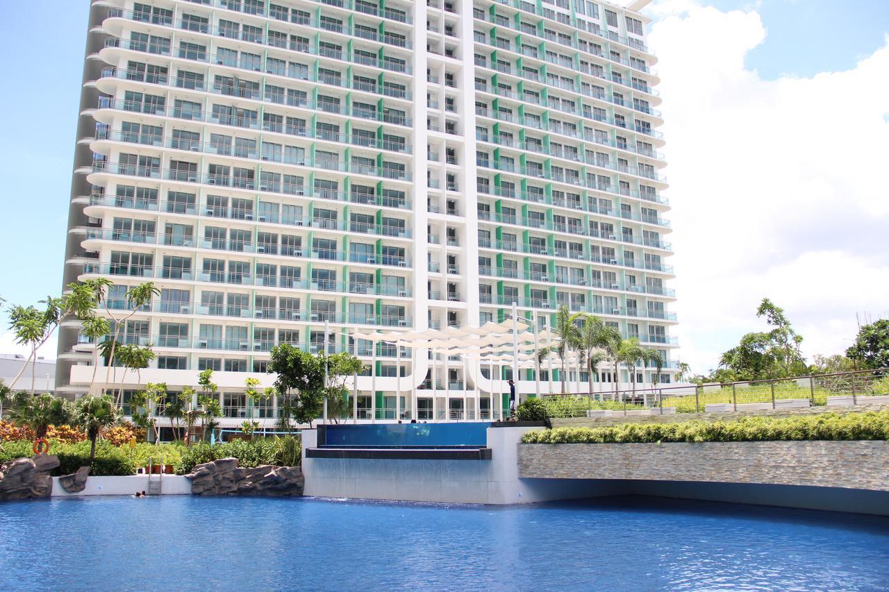 Azure Tropical Paradise マニラ市 エクステリア 写真
