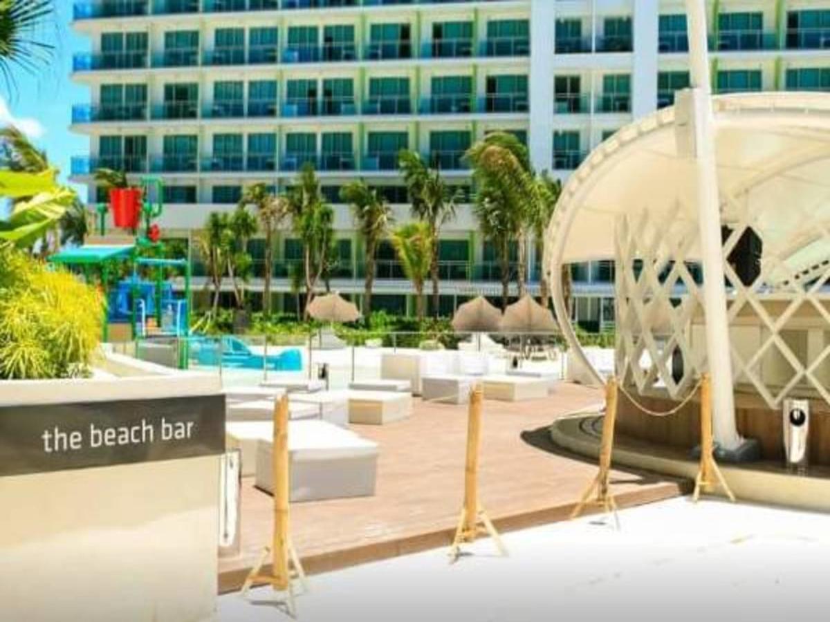 Azure Tropical Paradise マニラ市 エクステリア 写真
